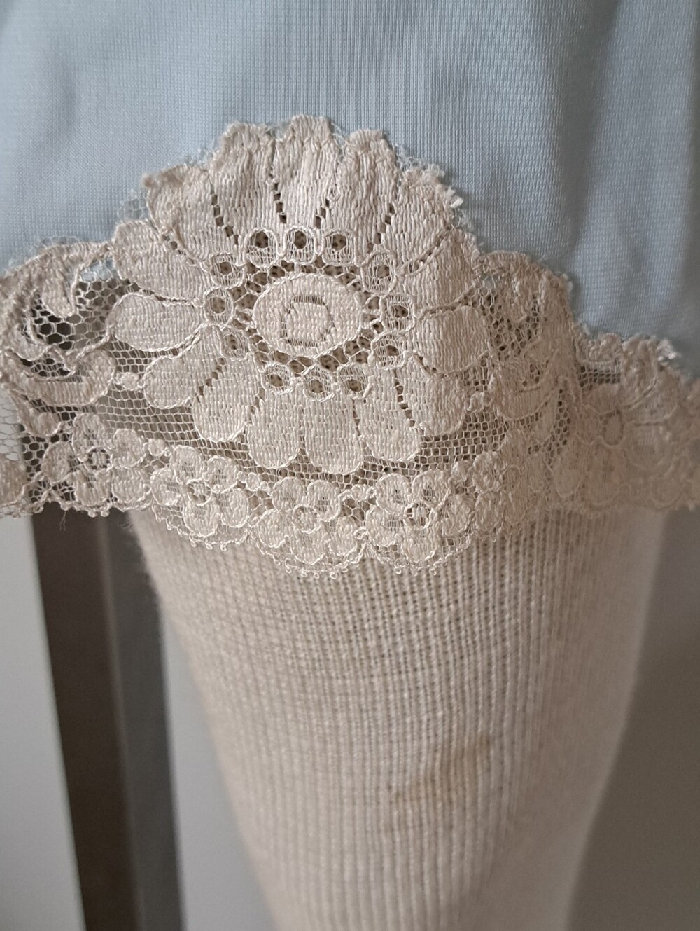VTG CARESSE Pale Blue Lace-Trim Half Slip short nylon pin up chic glam S/M - Picture 3 of 8